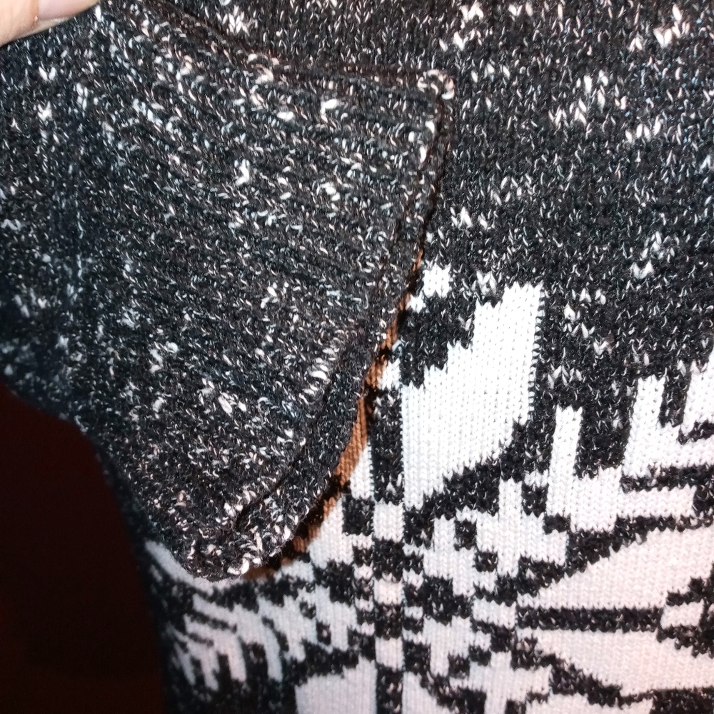 Sweater - Picture 8 of 9